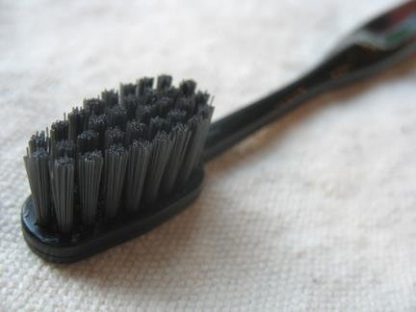 Binchotan Charcoal Toothbrush – Black