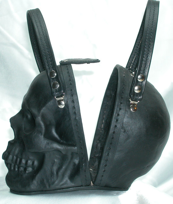 Small Skull Bag in Black/Ivory | Alexander McQueen US